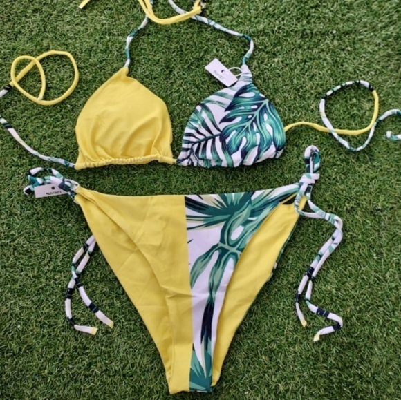 buxget Other - Yellow and Green Leaf Print Bikini